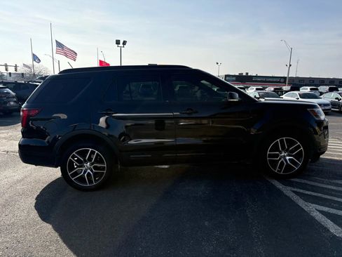 Used 2019 Ford Explorer Sport w/ Equipment Group 401A image 7