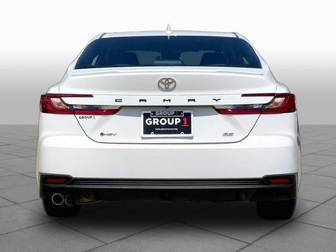 Used 2025 Toyota Camry SE FWD image 5