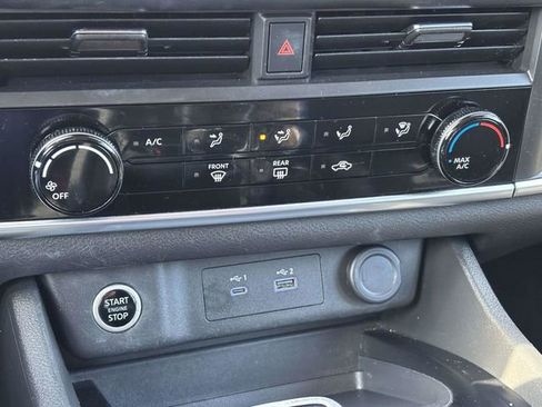Used 2023 Nissan Rogue S image 15