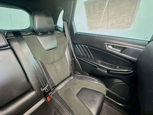 Used 2022 Ford Edge ST image 14