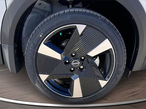 New 2025 Nissan Kicks SR image 12