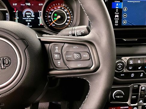 Used 2025 Jeep Gladiator Mojave AWD/4WD image 26