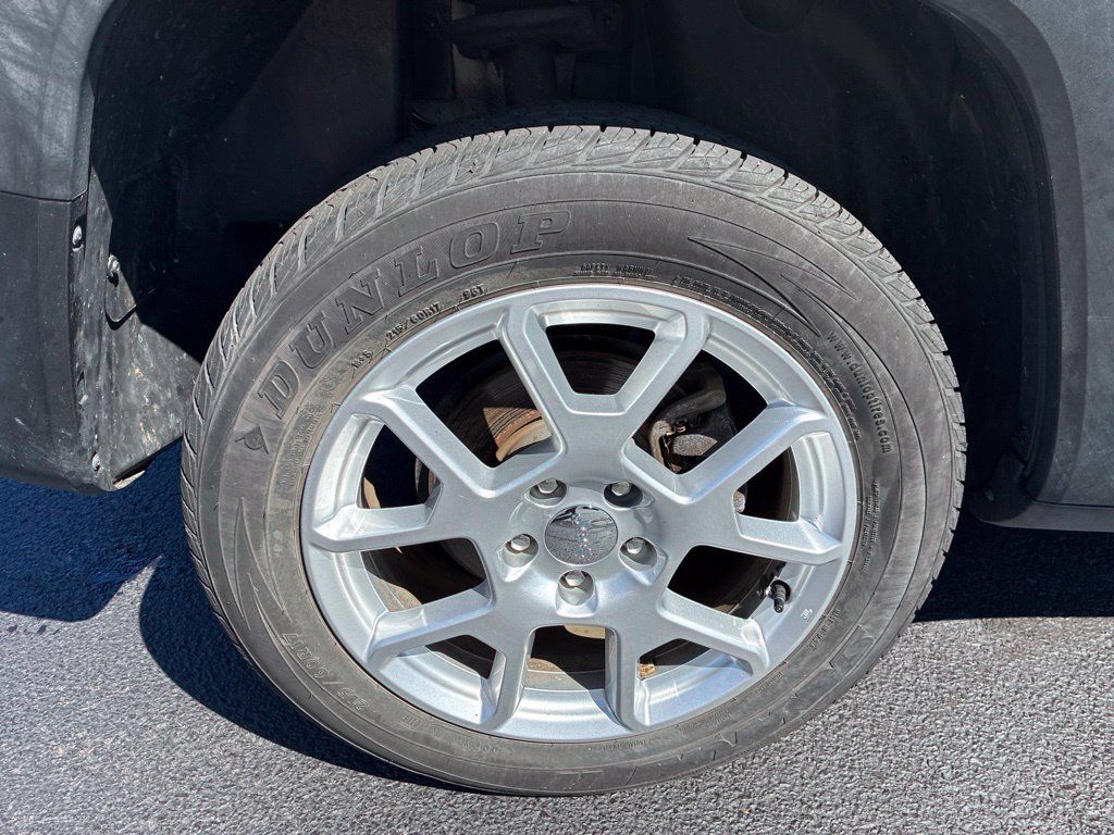 Used 2020 Jeep Renegade Latitude AWD/4WD image 10