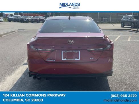 Used 2025 Toyota Camry SE FWD image 5