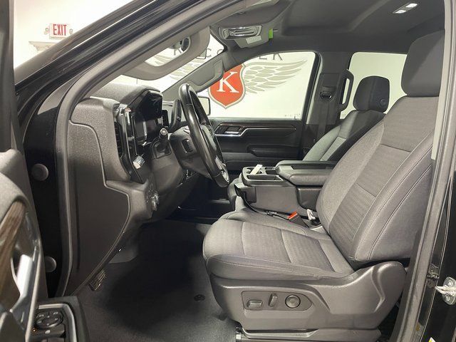 Used 2023 Chevrolet Silverado 1500 RST w/ Z71 Off-Road Package AWD/4WD image 11