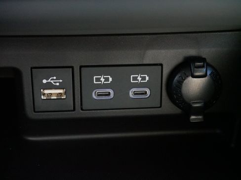 Certified 2026 Toyota Highlander XLE image 28