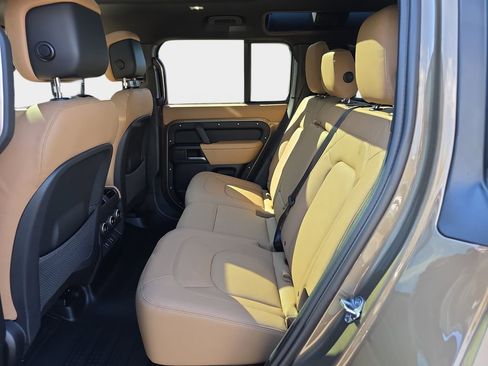 New 2026 Land Rover Defender 110 X-Dynamic SE image 13
