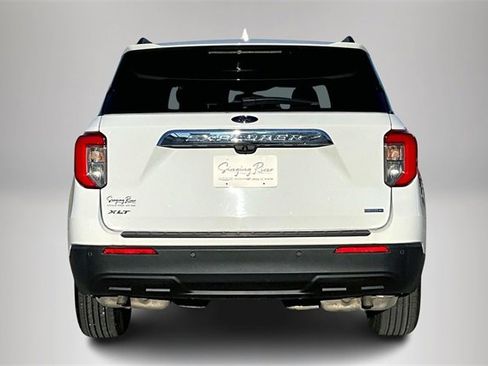 Used 2020 Ford Explorer XLT w/ Comfort Package image 6