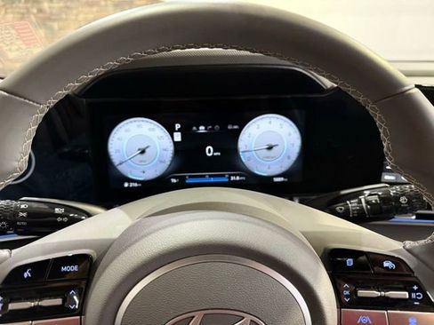 New 2025 Hyundai Elantra SEL FWD image 18