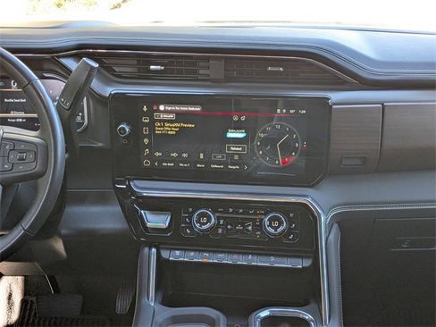 Used 2025 GMC Sierra 2500 Denali Ultimate image 17