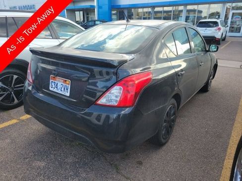 Used 2019 Nissan Versa SV FWD image 5