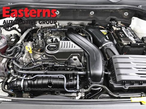 Used 2022 Volkswagen Taos SE image 7