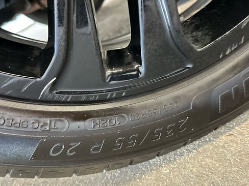 Used 2023 GMC Acadia SLE w/ Driver Convenience Package image 11