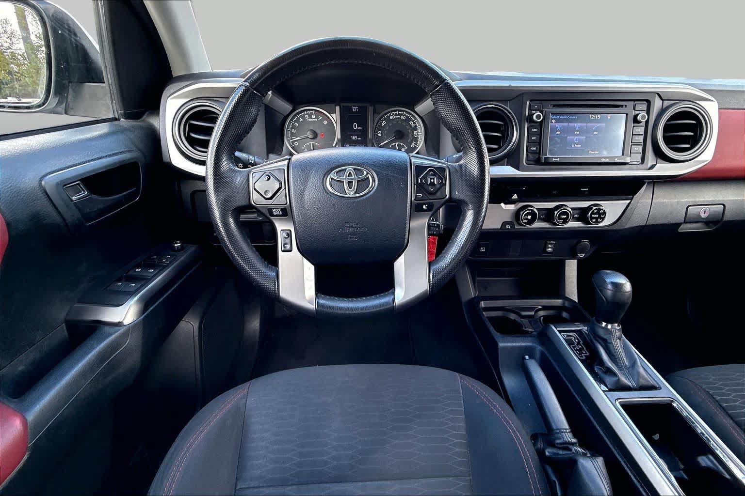Used 2017 Toyota Tacoma SR5 RWD image 4