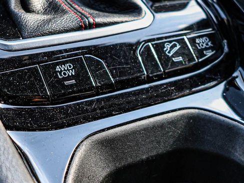 Used 2024 Jeep Compass Trailhawk image 37