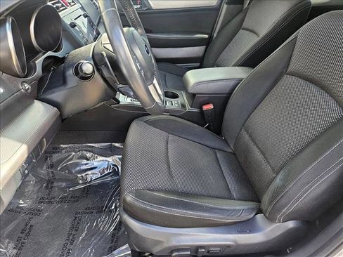 Used 2017 Subaru Outback 2.5i Premium image 15