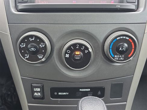 Used 2013 Toyota Corolla S image 21