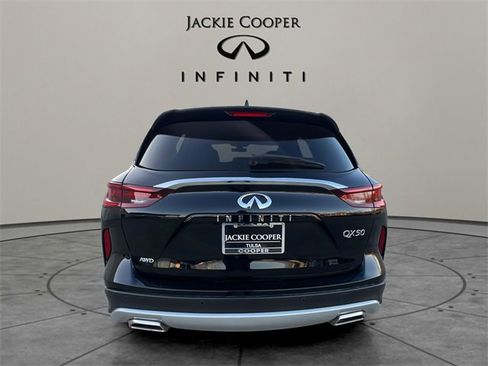 Certified 2025 INFINITI QX50 Pure image 4