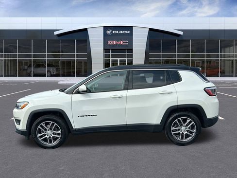 Used 2020 Jeep Compass Latitude image 2