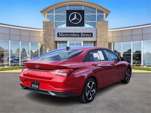 Used 2023 Hyundai Elantra SEL w/ Convenience Package image 4