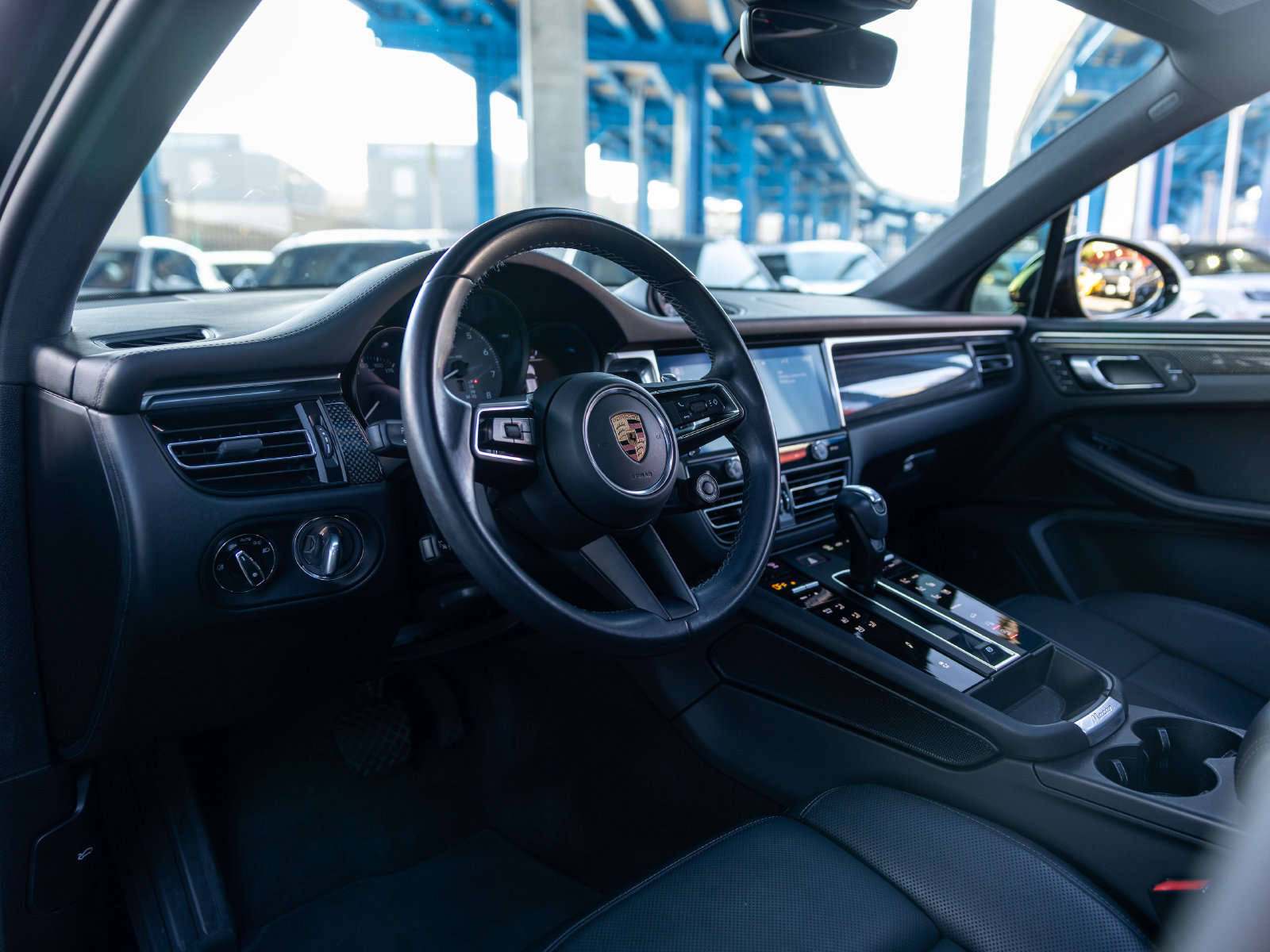 Certified 2023 Porsche Macan S AWD/4WD image 4