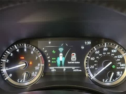 Used 2022 Toyota Highlander XLE image 18