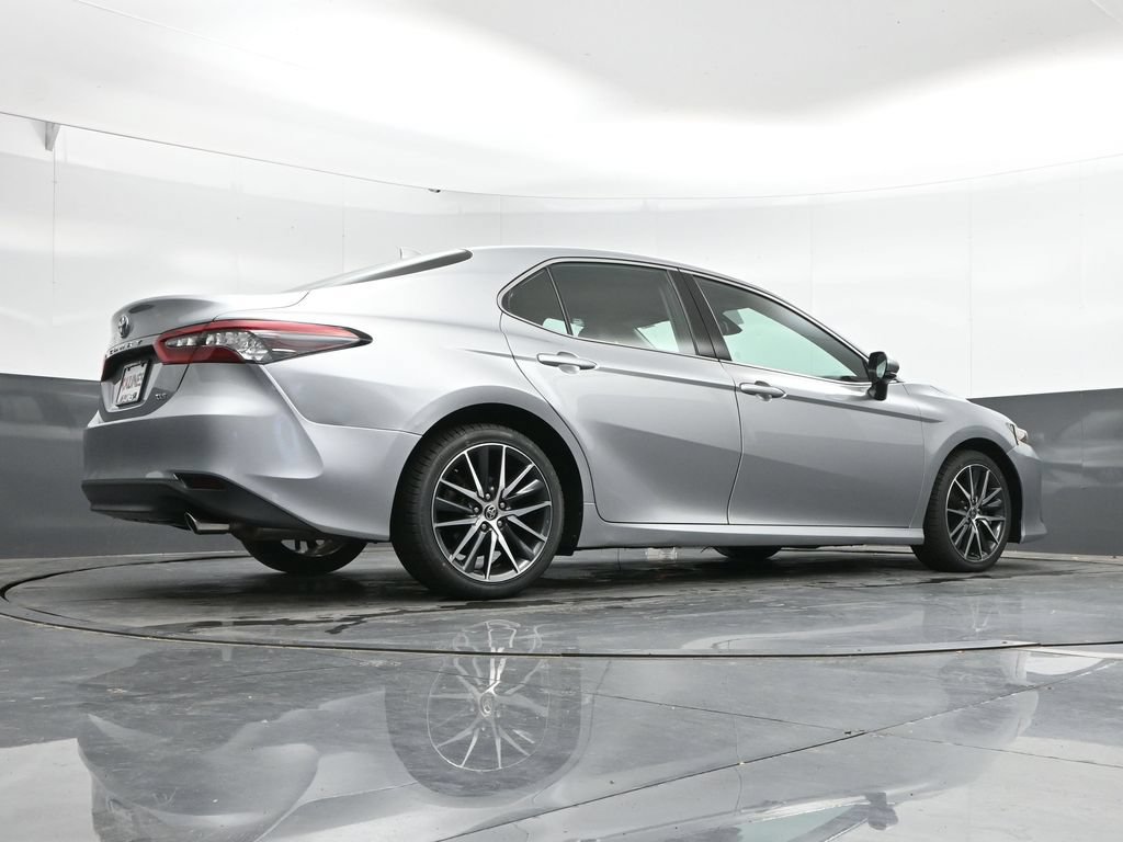 Used 2021 Toyota Camry XLE FWD image 39