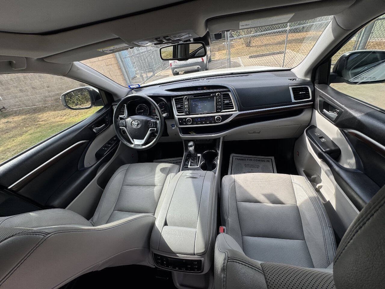 Used 2016 Toyota Highlander Limited Platinum AWD/4WD image 17