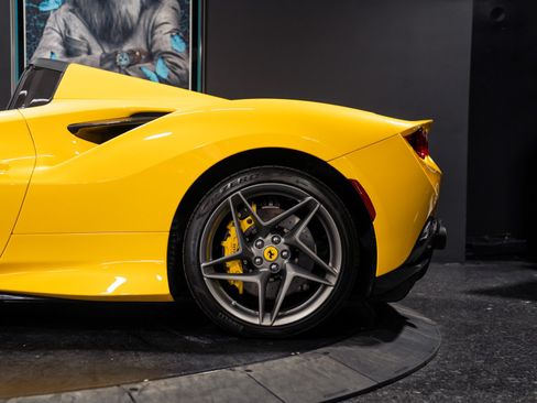 Used 2021 Ferrari F8 Tributo RWD image 10