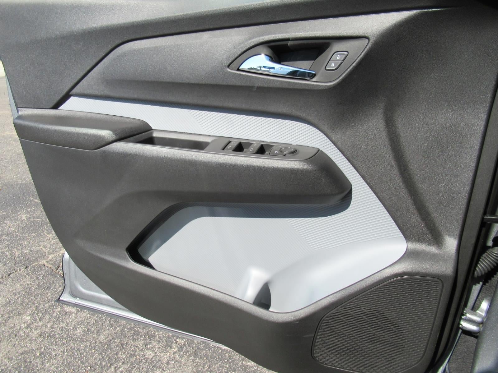 New 2027 Chevrolet Bolt LT w/ Comfort Package FWD image 18