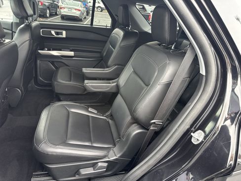 Used 2022 Ford Explorer XLT w/ Equipment Group 202A image 15