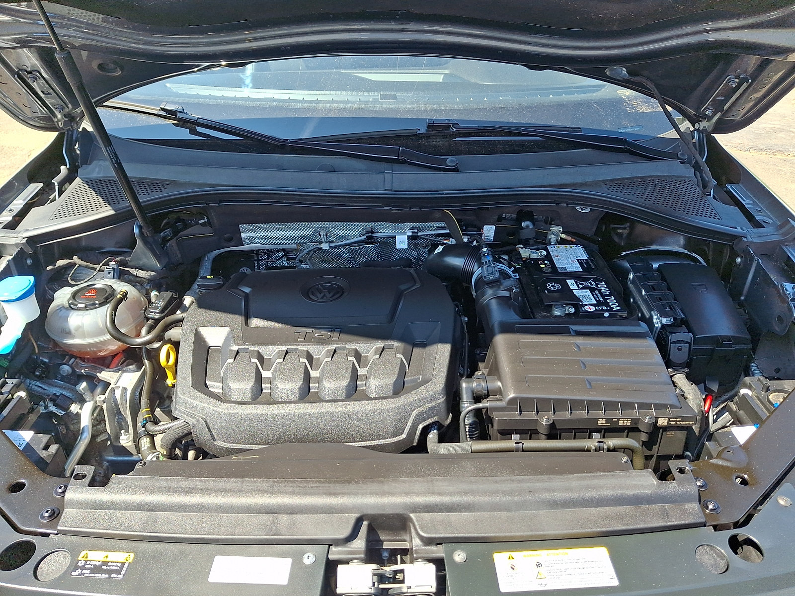 Used 2024 Volkswagen Tiguan SE AWD/4WD image 28