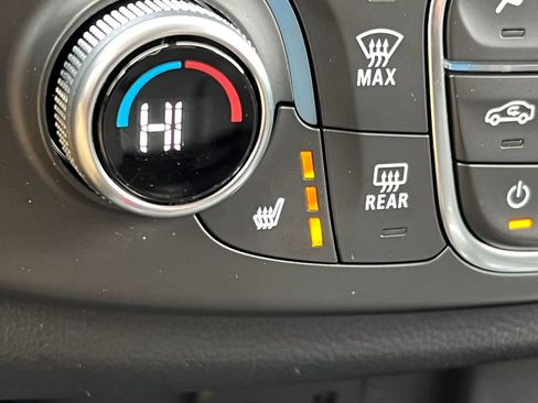 Used 2019 Chevrolet Traverse LT image 24