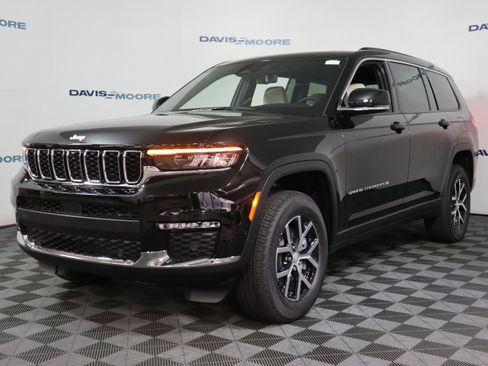 New 2025 Jeep Grand Cherokee L Limited w/ Luxury Tech Group II image 13