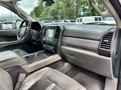 Used 2019 Ford Expedition Limited w/ Equipment Group 301A RWD image 29
