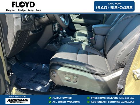 New 2026 Jeep Wrangler Unlimited Sahara AWD/4WD image 10