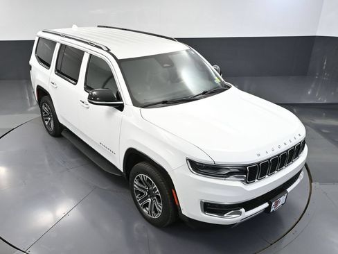 Used 2023 Jeep Wagoneer Series II AWD/4WD image 45