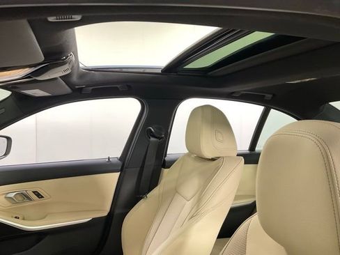 Certified 2025 BMW 330i xDrive Sedan w/ Premium Package AWD/4WD image 21