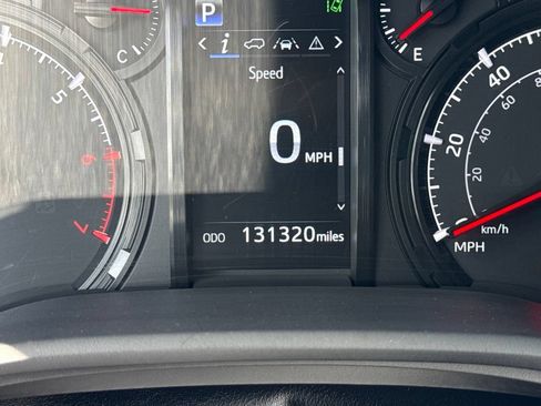 Used 2020 Toyota 4Runner SR5 AWD/4WD image 16