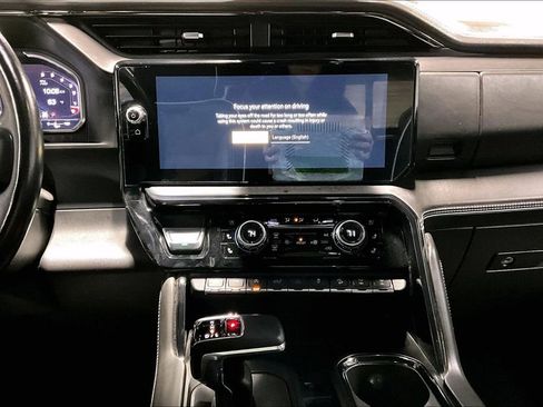 Used 2024 GMC Sierra 1500 AT4X image 8