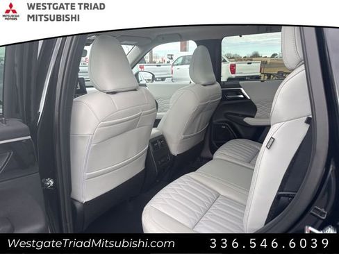 New 2026 Mitsubishi Outlander SEL image 6