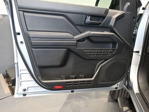 Used 2025 Toyota Tacoma SR image 21