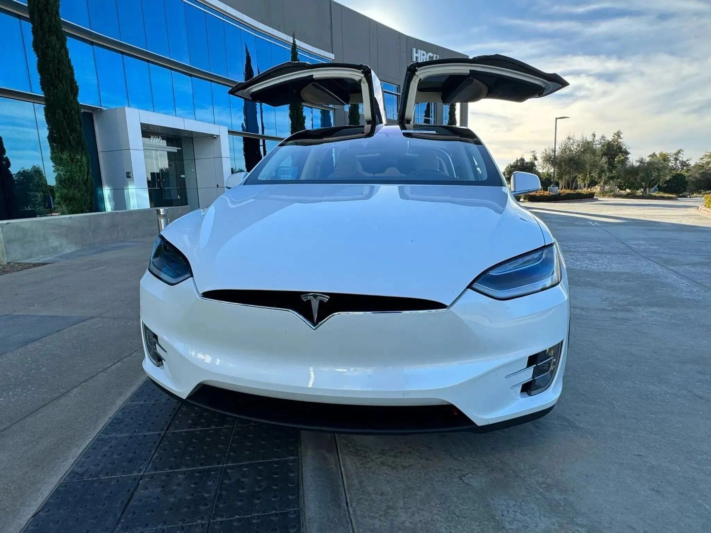 Used 2017 Tesla Model X P100D AWD/4WD image 3