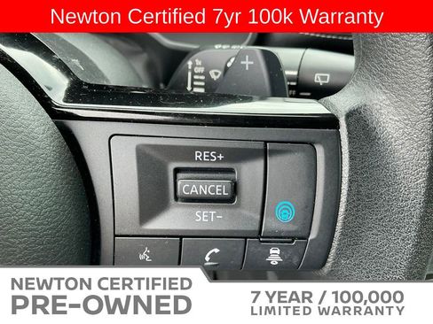 Used 2023 Nissan Rogue SV FWD image 23