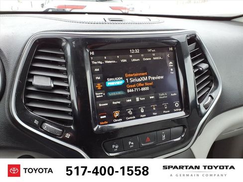 Used 2019 Jeep Cherokee Limited w/ Technology Group image 19