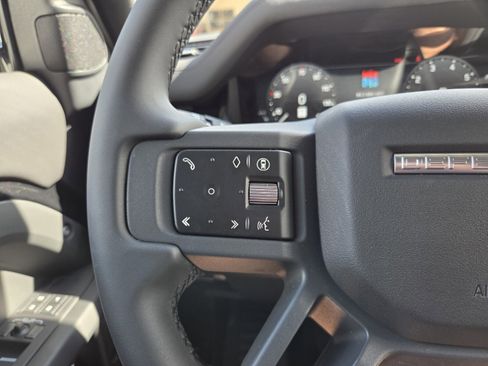New 2026 Land Rover Defender 130 X-Dynamic SE image 20