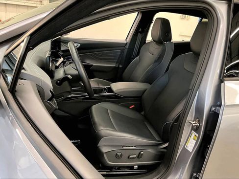 Used 2023 Volkswagen ID.4 Pro S image 28