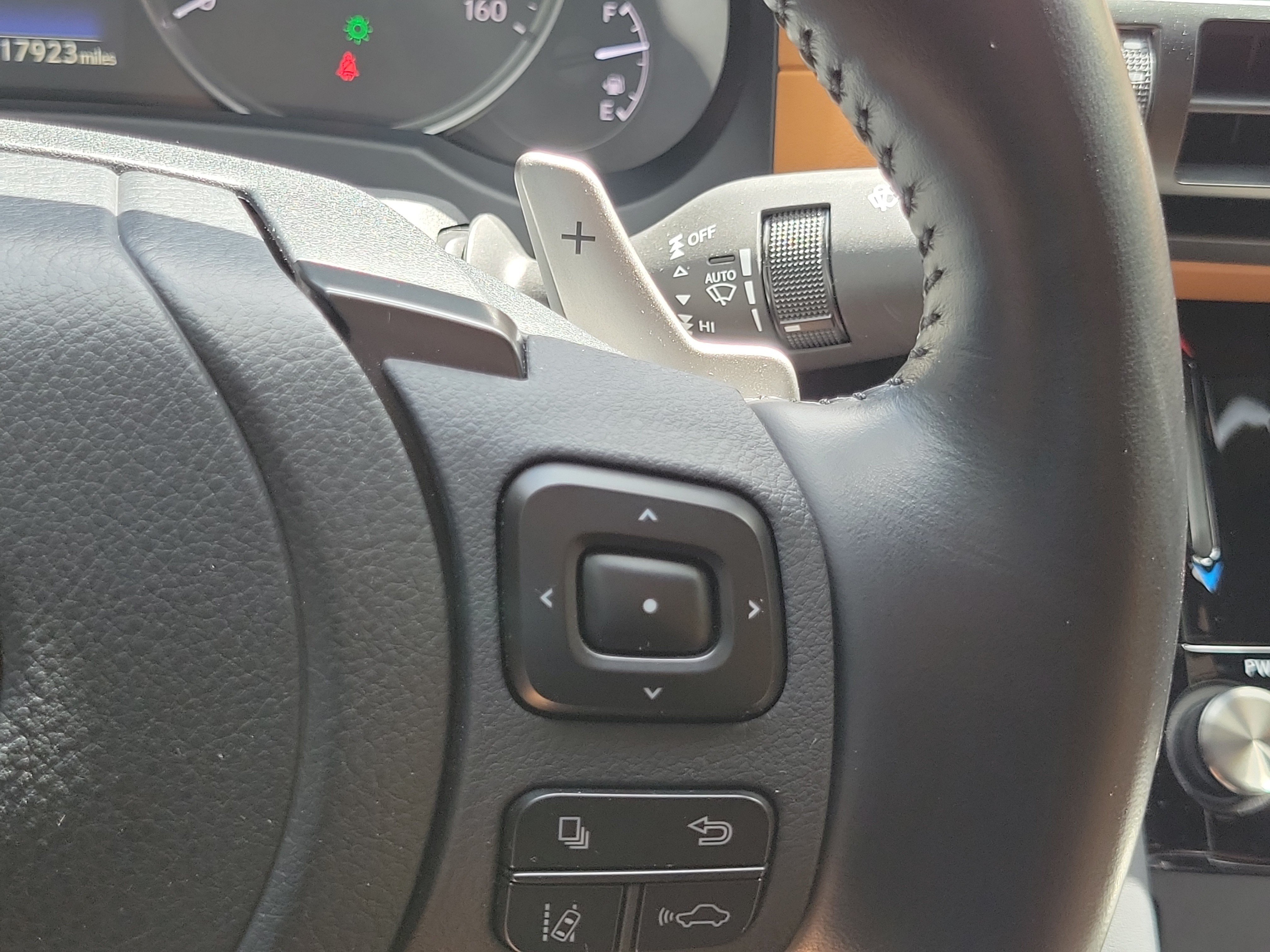 Used 2024 Lexus IS 300 w/ Comfort Package RWD image 27