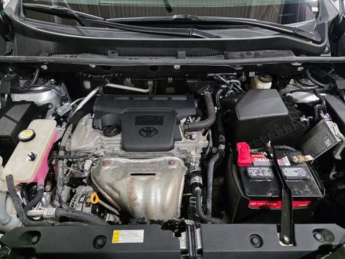 Used 2017 Toyota RAV4 LE AWD/4WD image 26