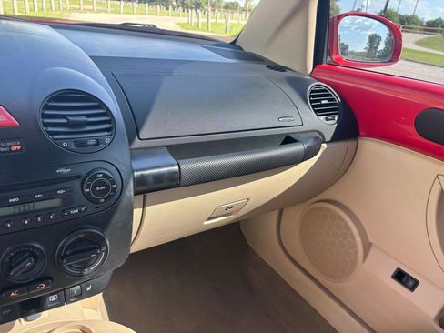 Used 2004 Volkswagen Beetle GLS FWD image 16